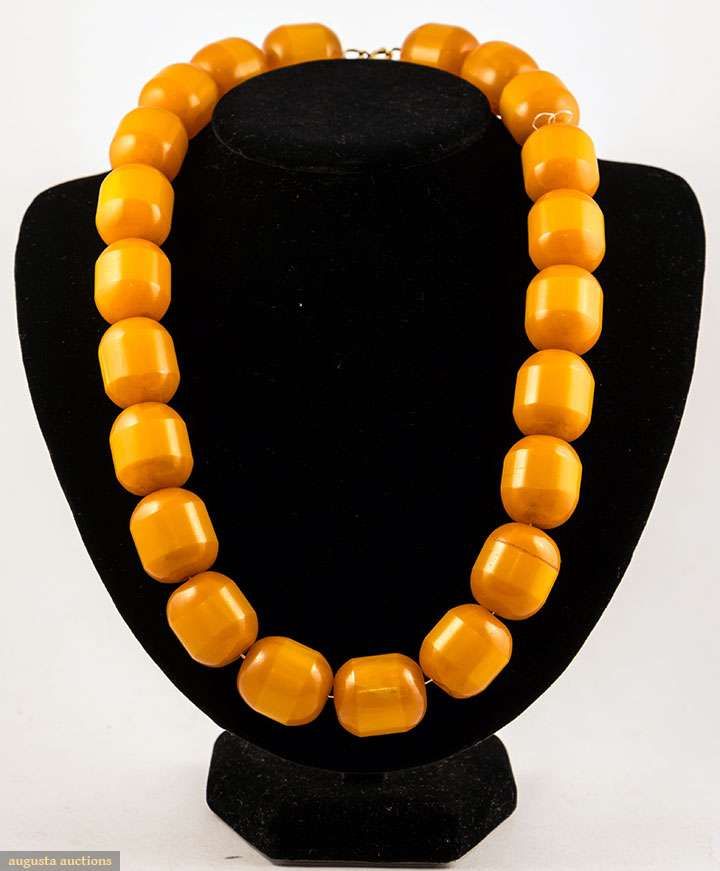 Golden Echo – Vintage Amber Resin Statement Necklace