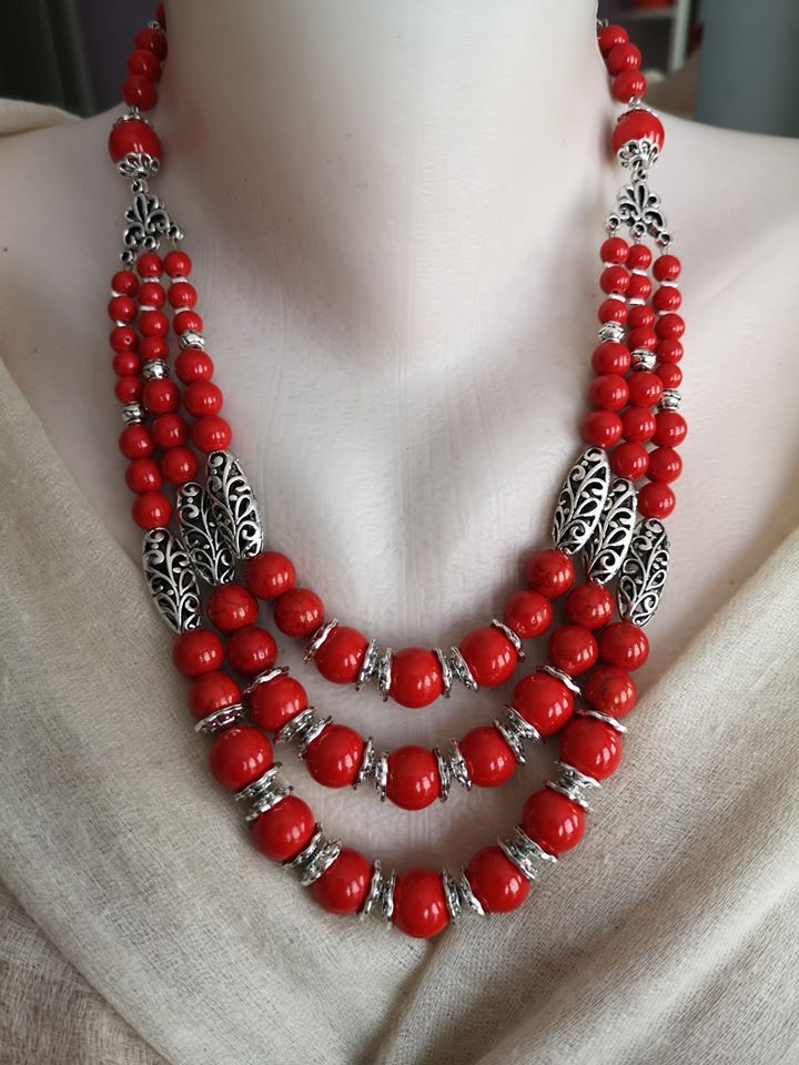 Crimson Majesty – Handcrafted Filigree & Bead Necklace